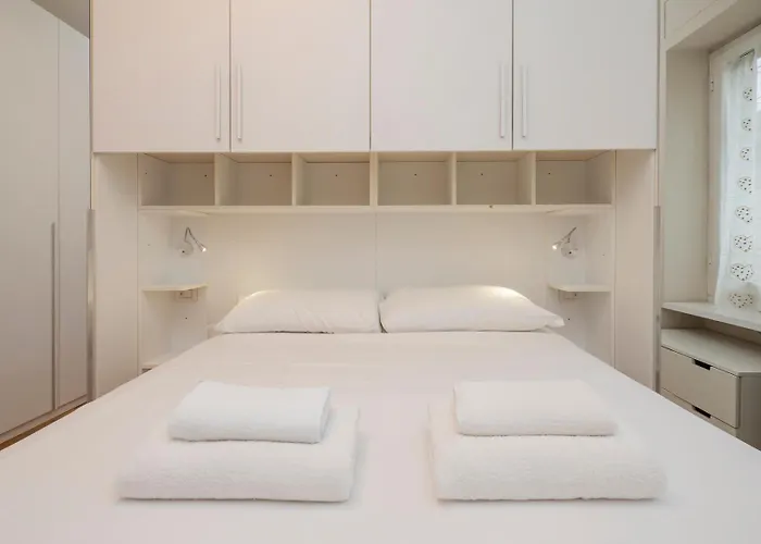 I Host - Nazario Sauro 14 * Mediolan