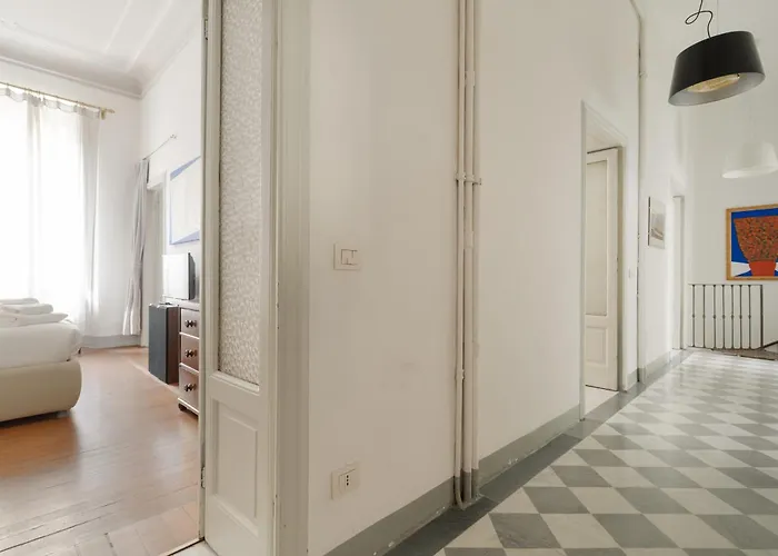 Guesthost - Cozy Terrace Pagano M1 *