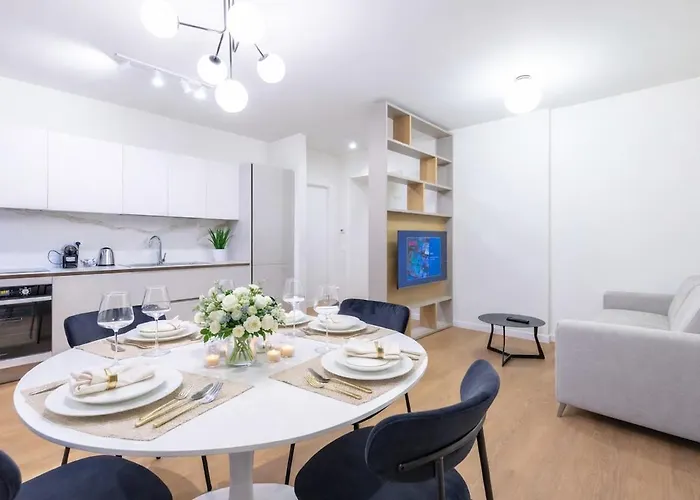 Centre Luxury, 2bdr, Sleeps 5 Milán