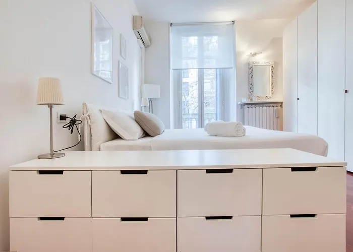 Easylife - - Montenero 10 - Porta Romana Appartamento *