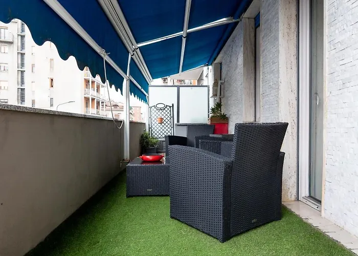 Family 2br With Balcony, Near Metro Lägenhet Milano