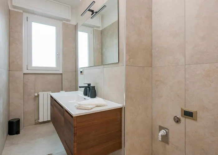 Luminoso E Moderno Vicino Metro Milán