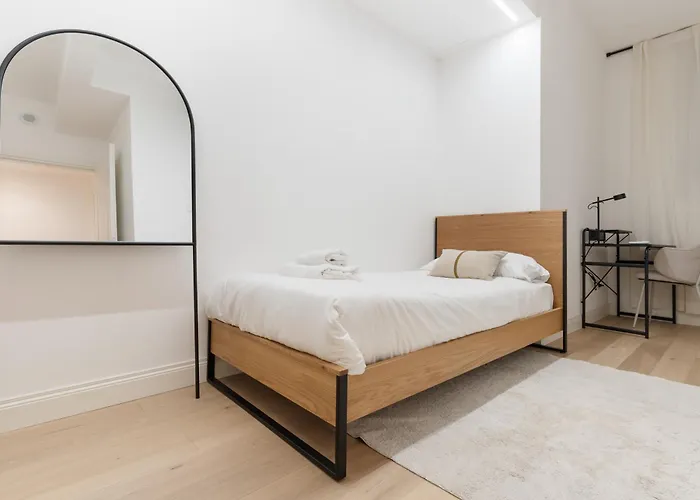 Lägenhet Guesthost - Luxury De Angeli, Milano