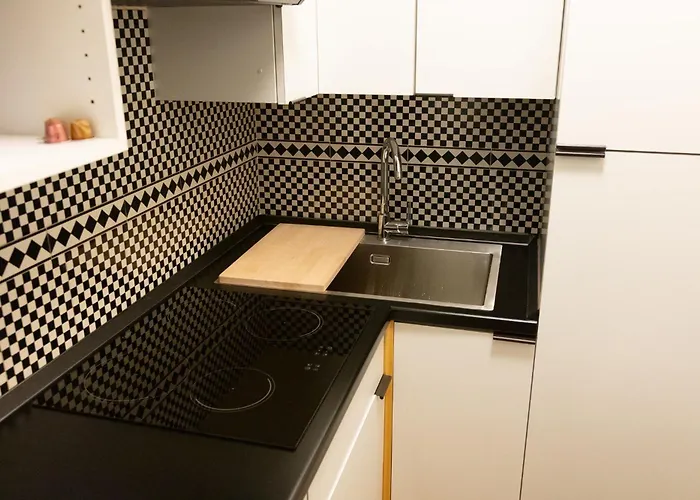 Designer In Center *