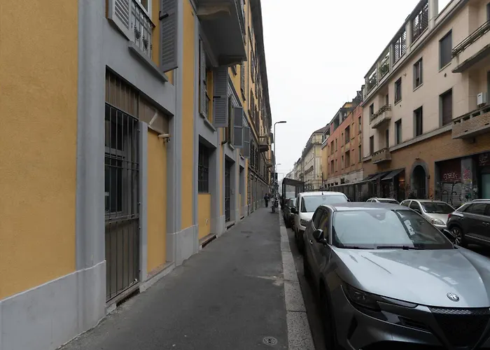 Guesthost - On Two Levels 아파트 *