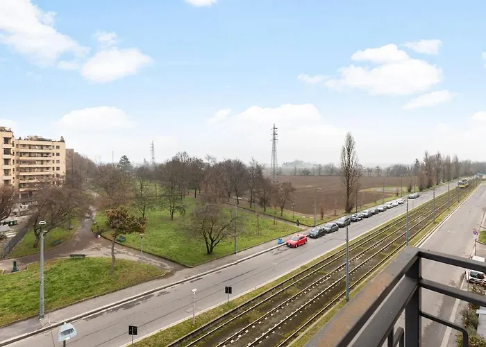 דירה The House - Tram And Parking *