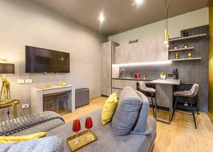 Urban Loft Caracciolo74 Metro M5 - Comfort, Style *