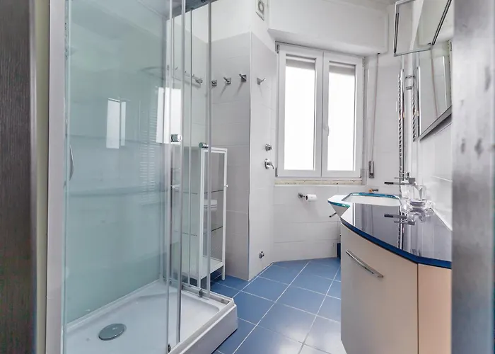 New Near Station 3 Bedroom * Milán