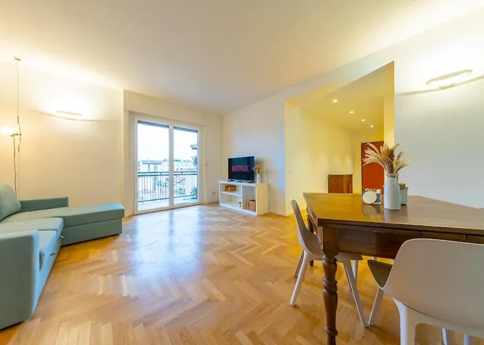 Spacious And Bright 2bdr, 2 Bathrooms Milánó