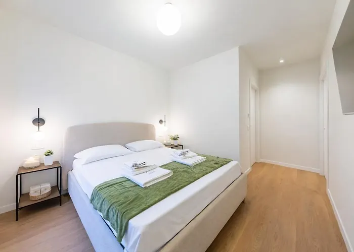 Centre Luxury, 2bdr, Sleeps 5 Lägenhet
