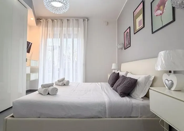 דירה Family 2br With Balcony, Near Metro *