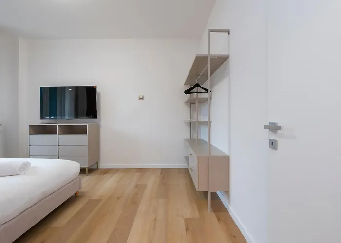 Luminoso E Moderno Vicino Metro * Milán