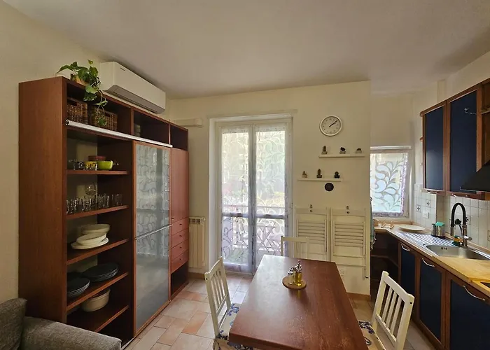 Three-room In Tortona District Apartment