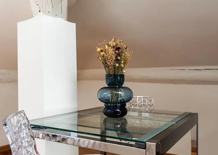 Youhosty - Piero Della Francesca 68 Mailand