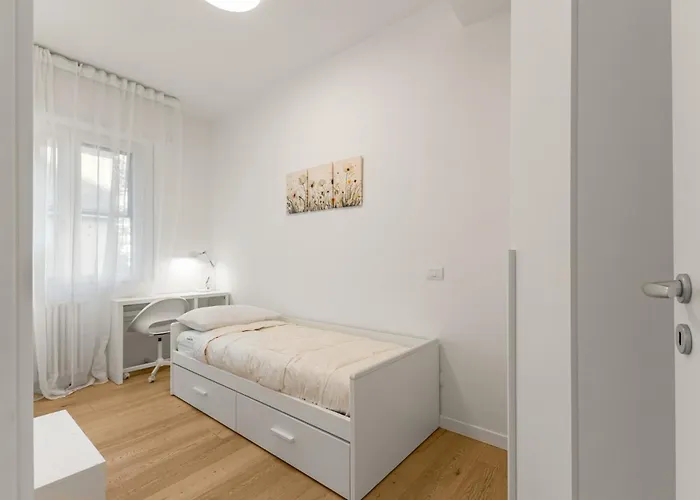 Modern Apt, 25 Min Duomo, Metro 5 Min & Wifi Lägenhet Milano