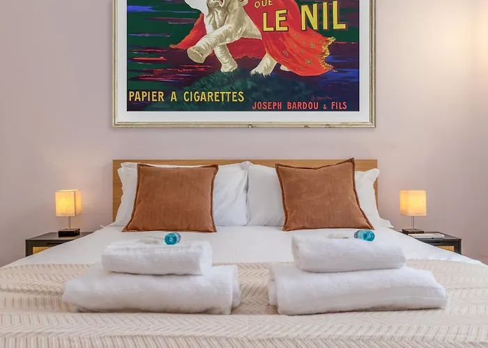 Three-room Flat With Balcony In Porta Romana Daire