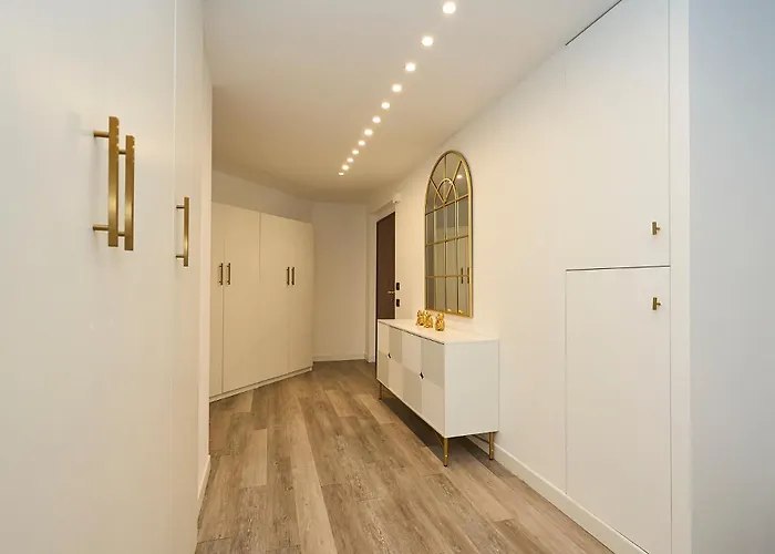 Absolute Luxury Home, 15 Minutes Walk San Siro Милан