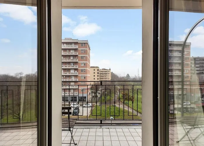 דירה The House - Tram And Parking *