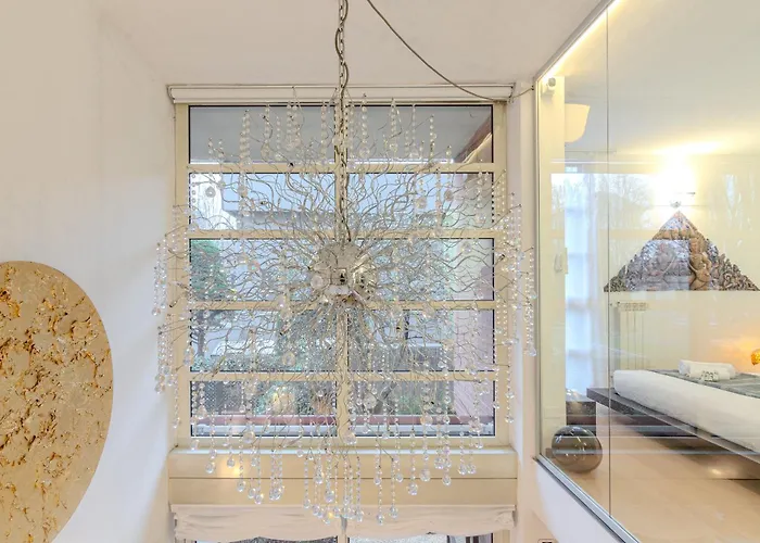 Isola Oasis - Loft With Garden & Free Private Garage *