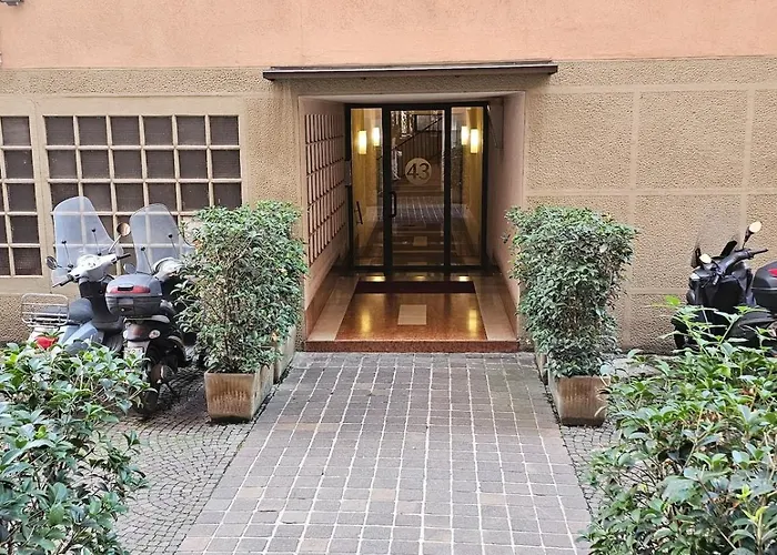 Three-room In Tortona District Apartment