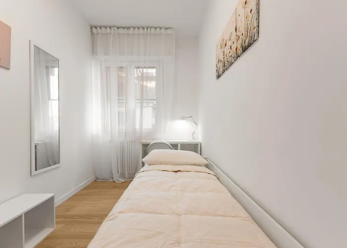Modern Apt, 25 Min Duomo, Metro 5 Min & Wifi * Milano