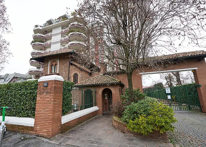 Апартаменты Absolute Luxury Home, 15 Minutes Walk San Siro