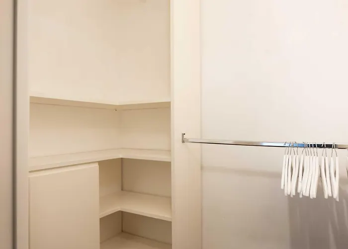 Bilocale Moderno Per 4 Vicino Mm Pasteur Via Venini