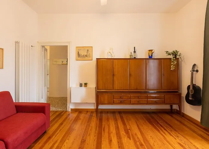 아파트 Vintage Chic Flat Steps From Fiera & Wi-fi 밀라노
