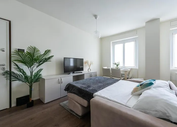 Stayeasy Santa Sofia 8-c - Duomo 2br Design Flat *