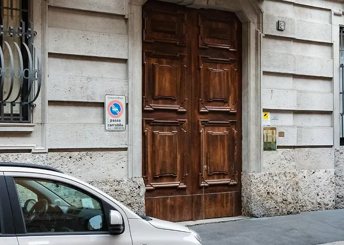 Designer In Center *