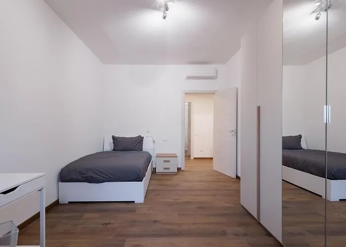 Cinzia's House - 5 Minutes From The Metro *