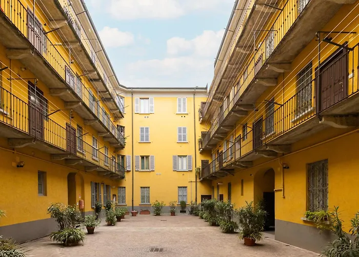 Charm Two-room Bocconi Navigli Darsena Апартаменты Милан