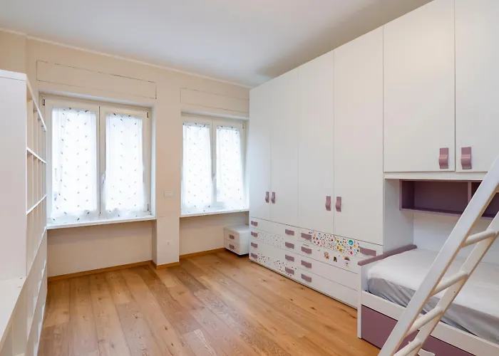 I Host - Nazario Sauro 14 *