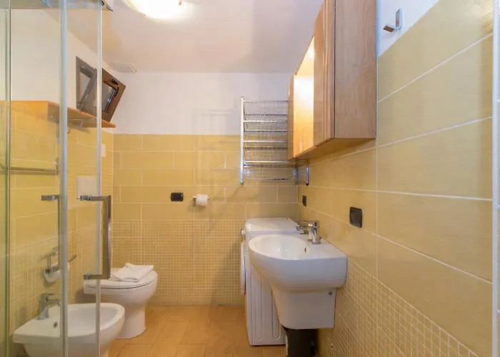 I-host 2br With Balcony Porta Romana