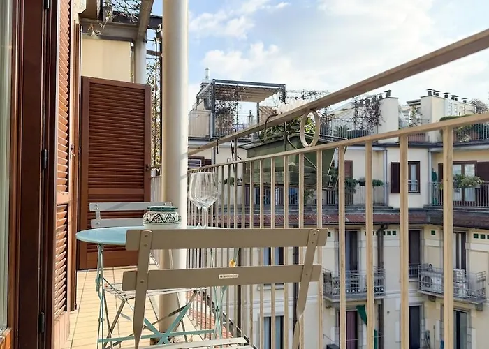 Near Metro Cozy With Terrace & Balcony * Mediolan