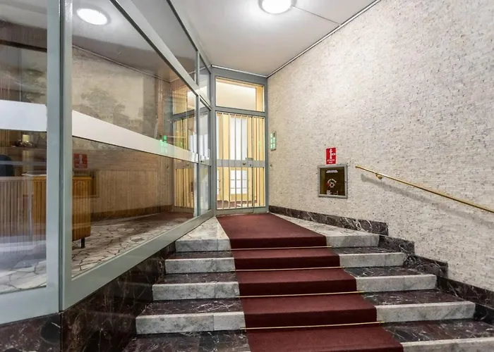 Apartman Centrale-duomo 10min - Spacious App - Sleeps 4 *