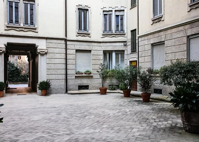 Designer In Center *