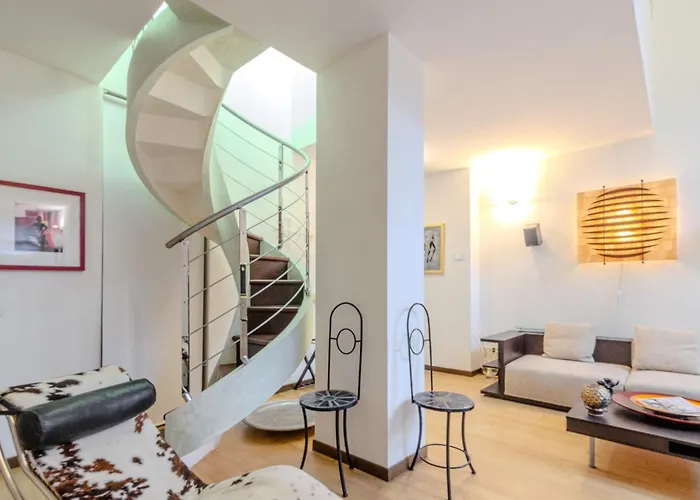 Isola Oasis - Loft With Garden & Free Private Garage
