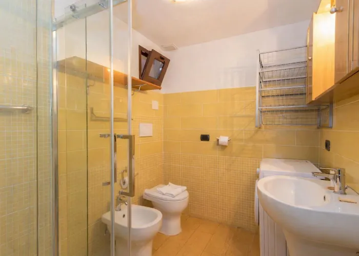 Daire I-host 2br With Balcony Porta Romana *