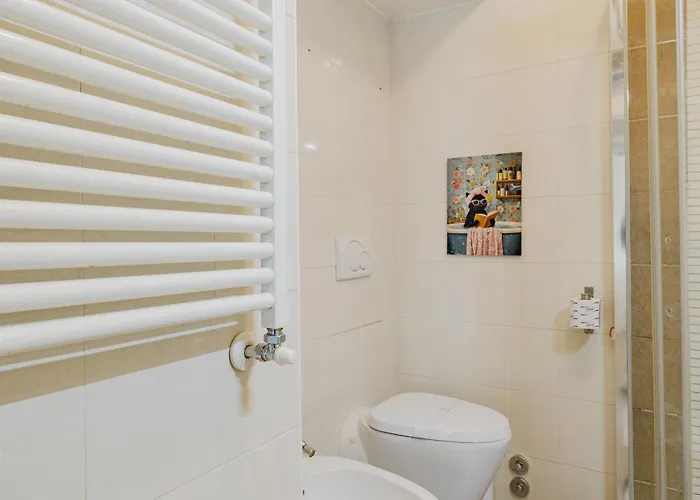 2 Bdr Flat - Direct Tram 15 Min Duomo * 米兰