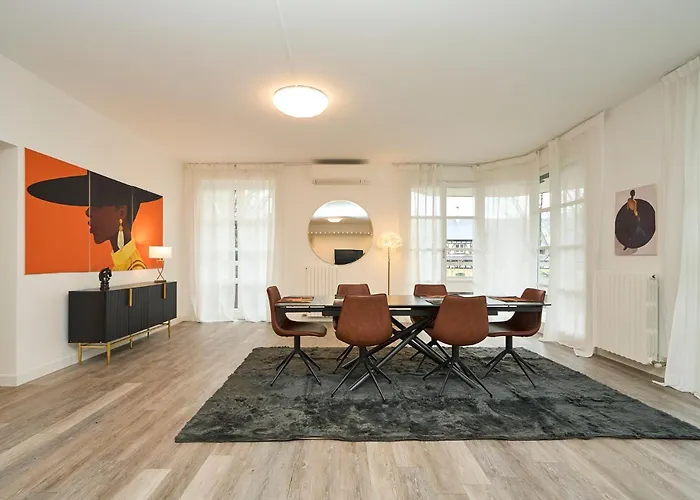 Absolute Luxury Home, 15 Minutes Walk San Siro Апартаменты