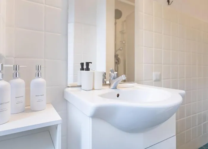 Vintage Chic Flat Steps From Fiera & Wi-fi *