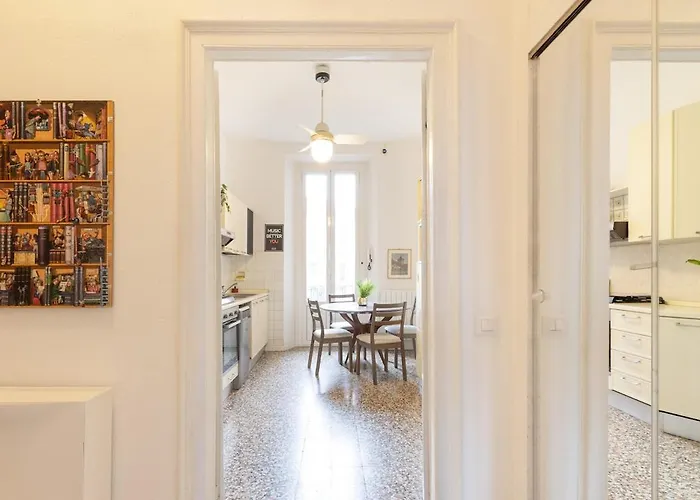 Vintage Chic Flat Steps From Fiera & Wi-fi