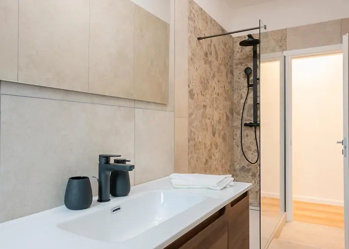 Luminoso E Moderno Vicino Metro Apartmán