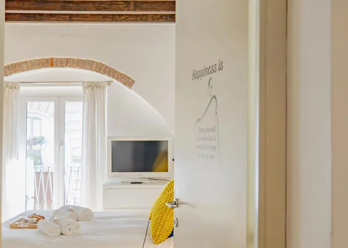 2 Bdr Flat - Direct Tram 15 Min Duomo 公寓 米兰