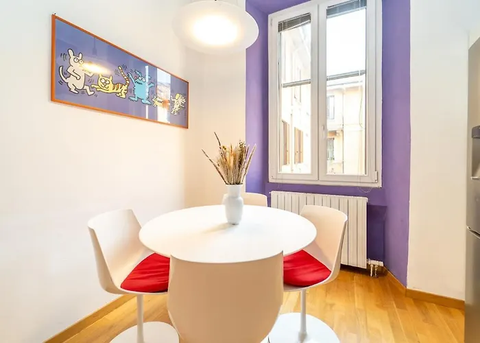 Apartment Three-room In The Heart Of Mailand
