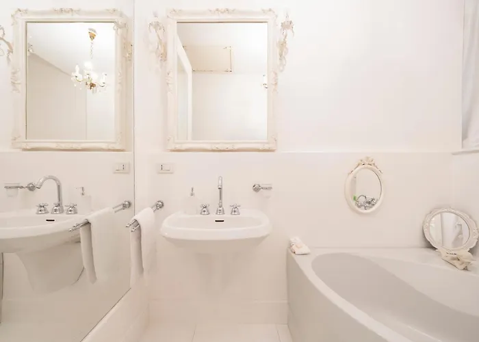 Center Luxury - Duomo 5 Min - Wifi