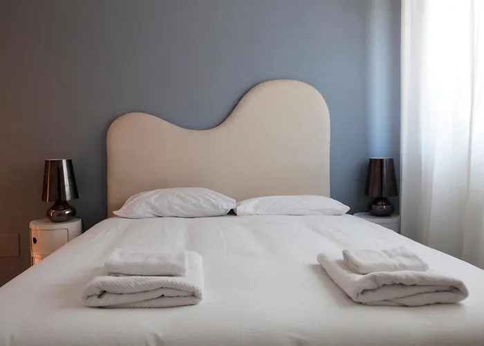 Elegante - 2 Camere, 2 Bagni, Garage E Balcone Apartment *