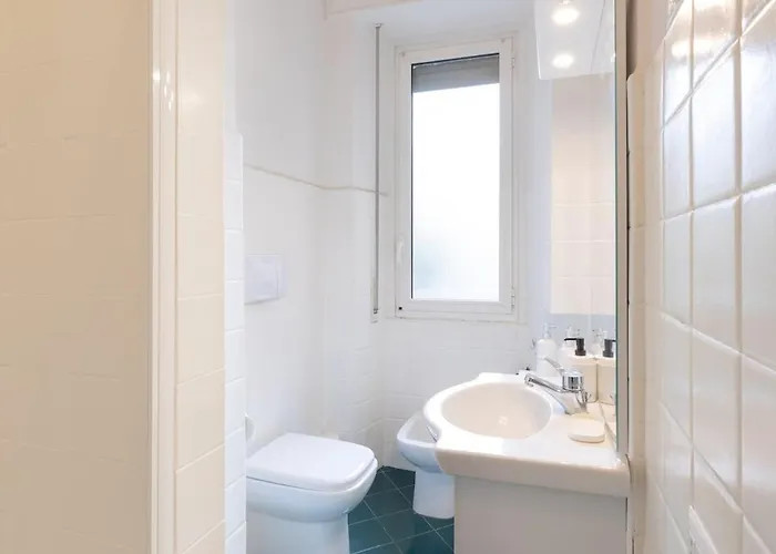 Vintage Chic Flat Steps From Fiera & Wi-fi *