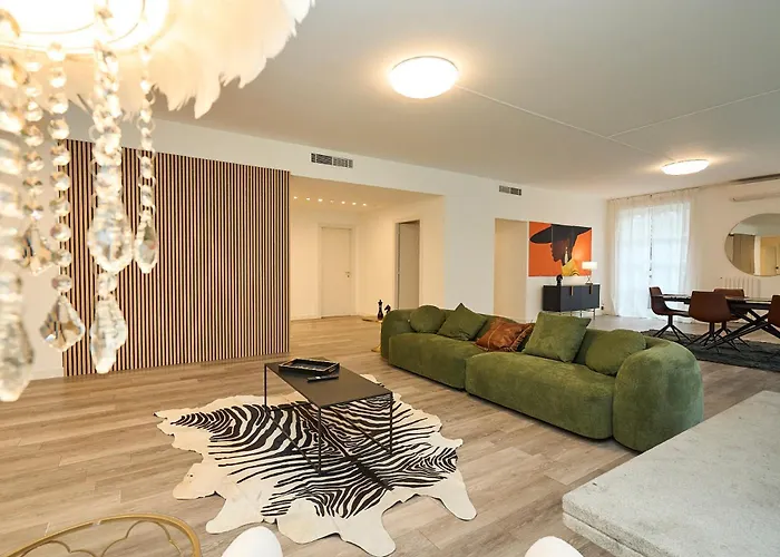 Апартаменты Absolute Luxury Home, 15 Minutes Walk San Siro *